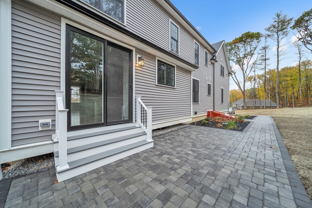 124 Meadow Rd