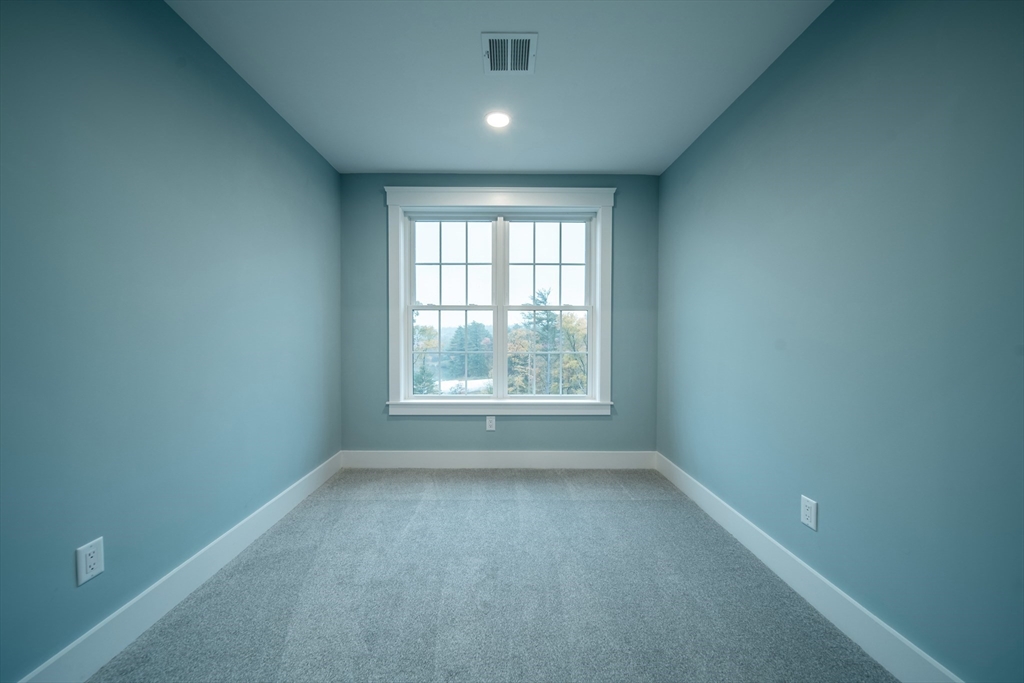 124 Meadow Rd