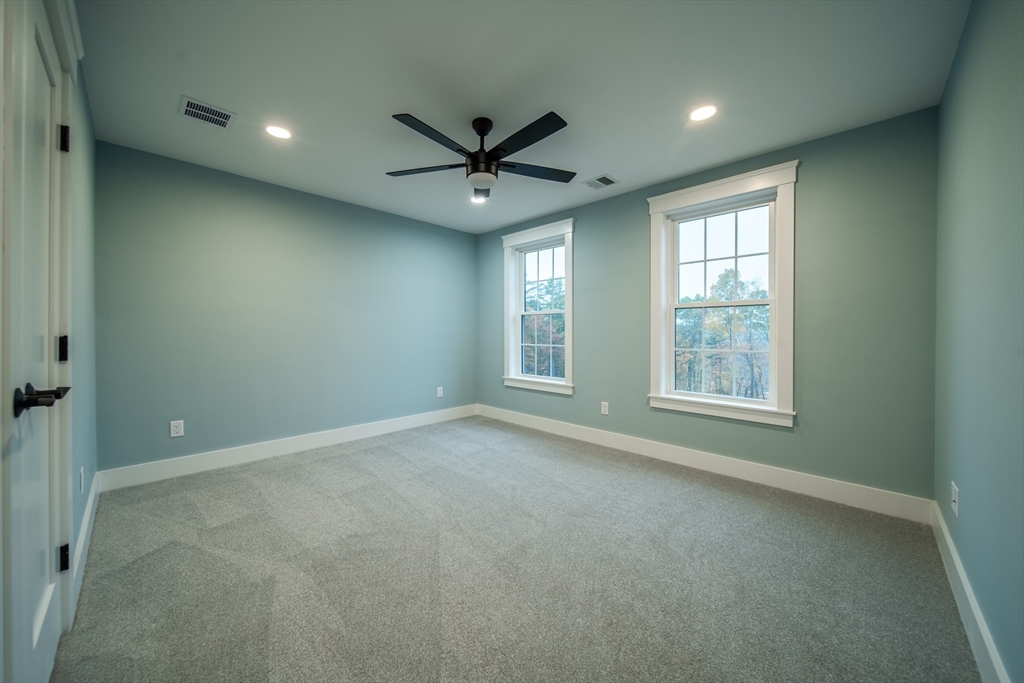 124 Meadow Rd