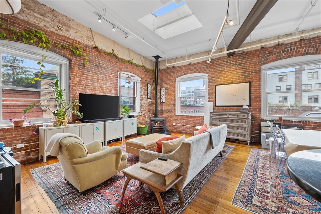 150 Lincoln Street # 6A