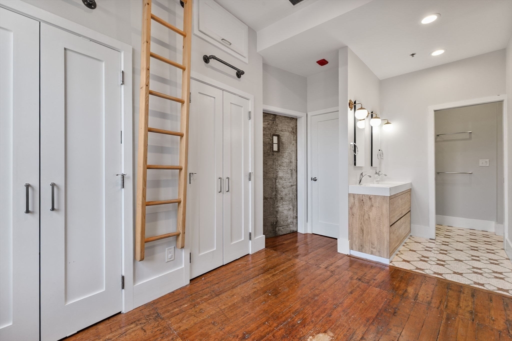 150 Lincoln Street # 6A