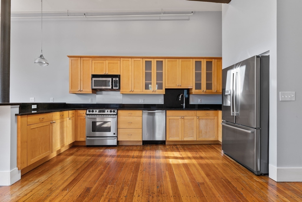 150 Lincoln Street # 6A