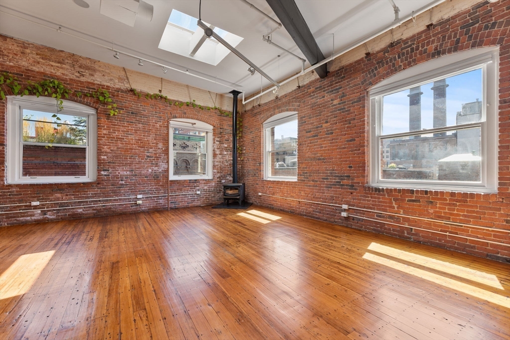 150 Lincoln Street # 6A