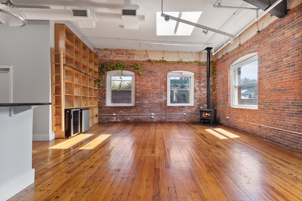 150 Lincoln Street # 6A