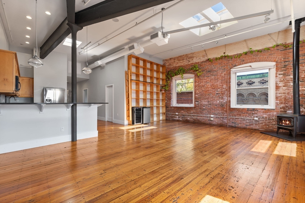 150 Lincoln Street # 6A