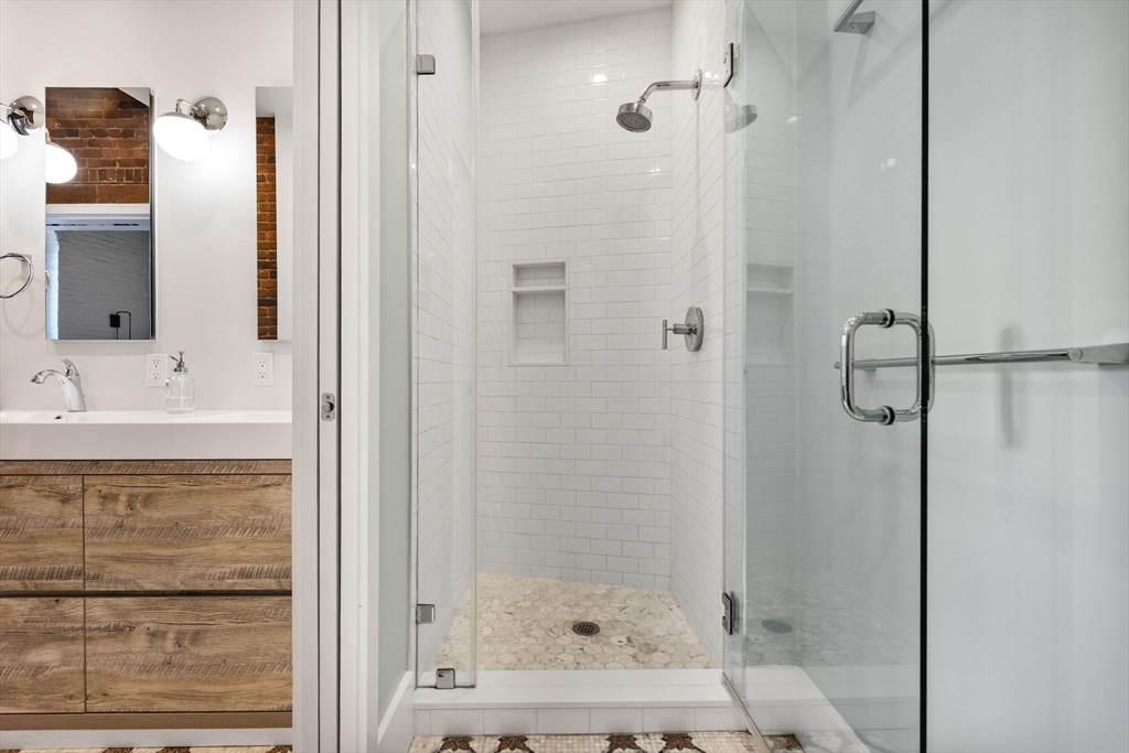 150 Lincoln Street # 6A