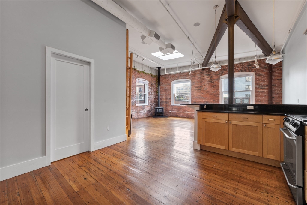 150 Lincoln Street # 6A