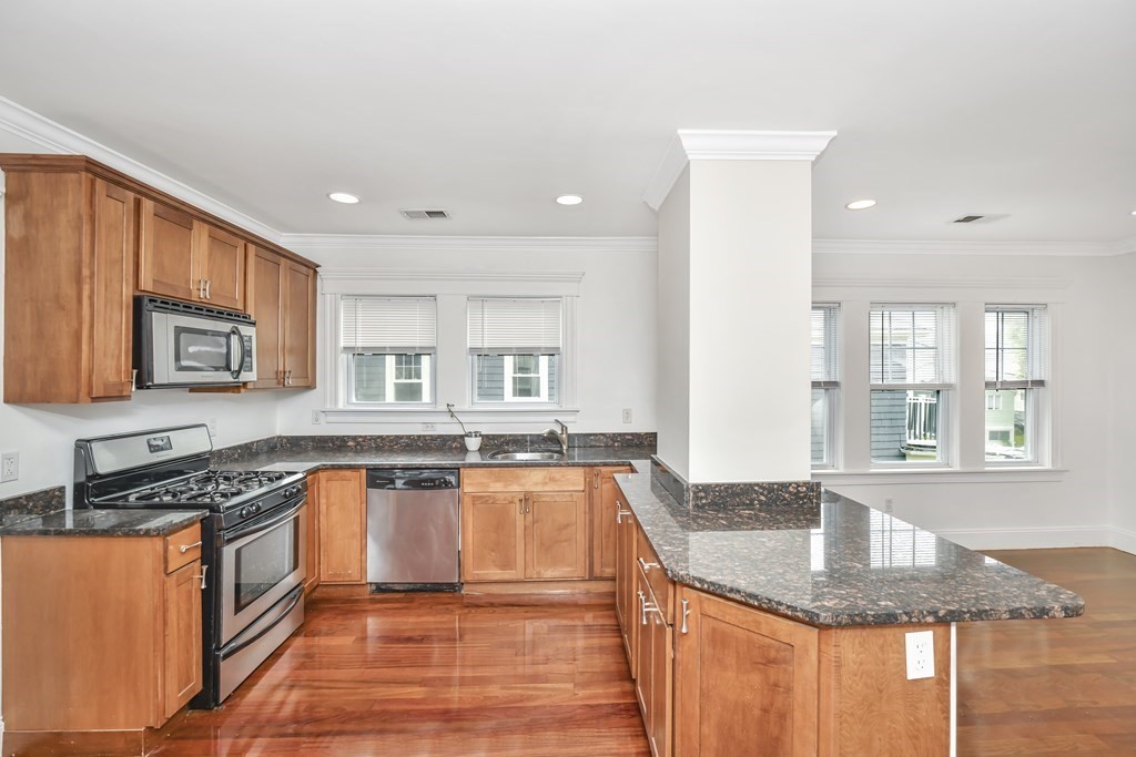 8 Woodfield St # 2