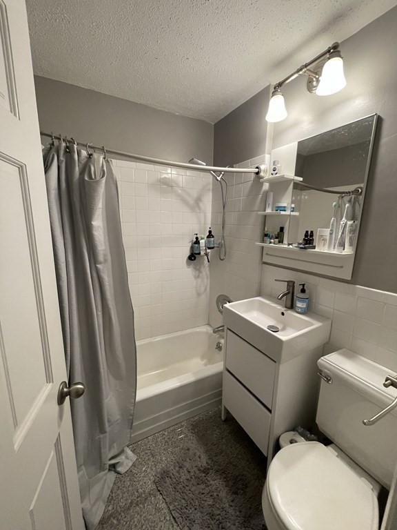544 Columbus Ave. # 2