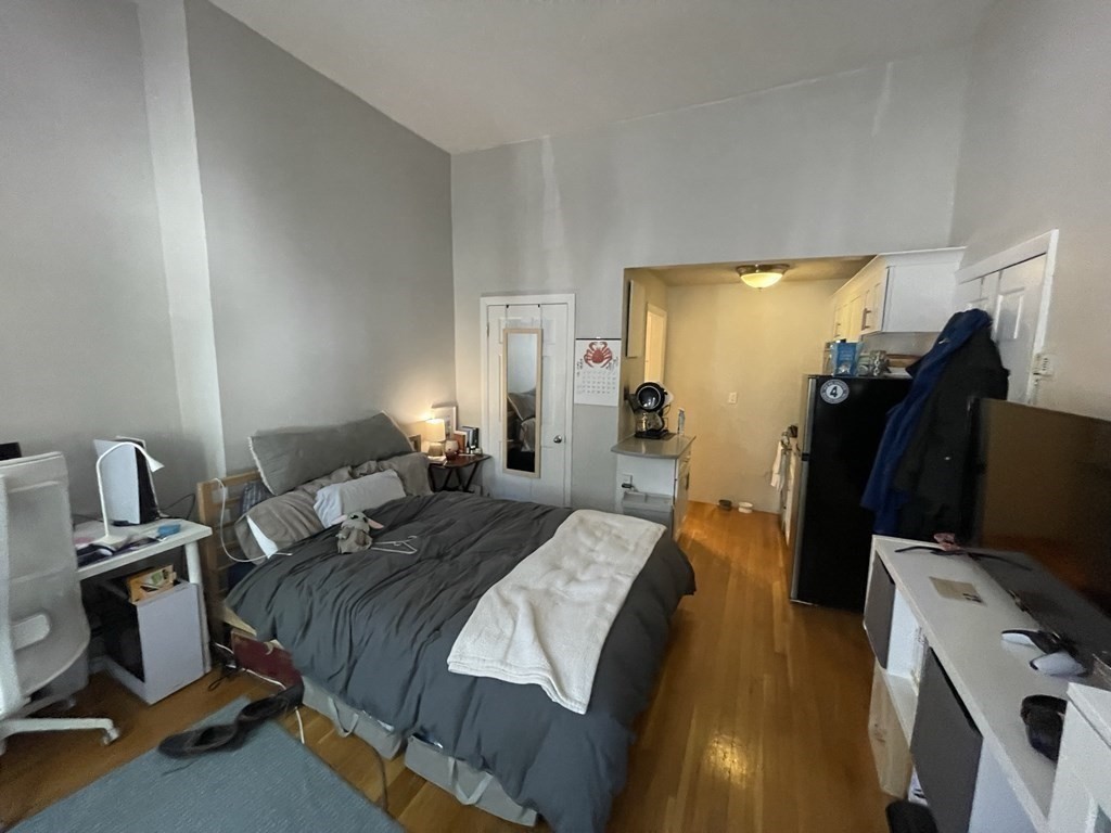 544 Columbus Ave. # 2