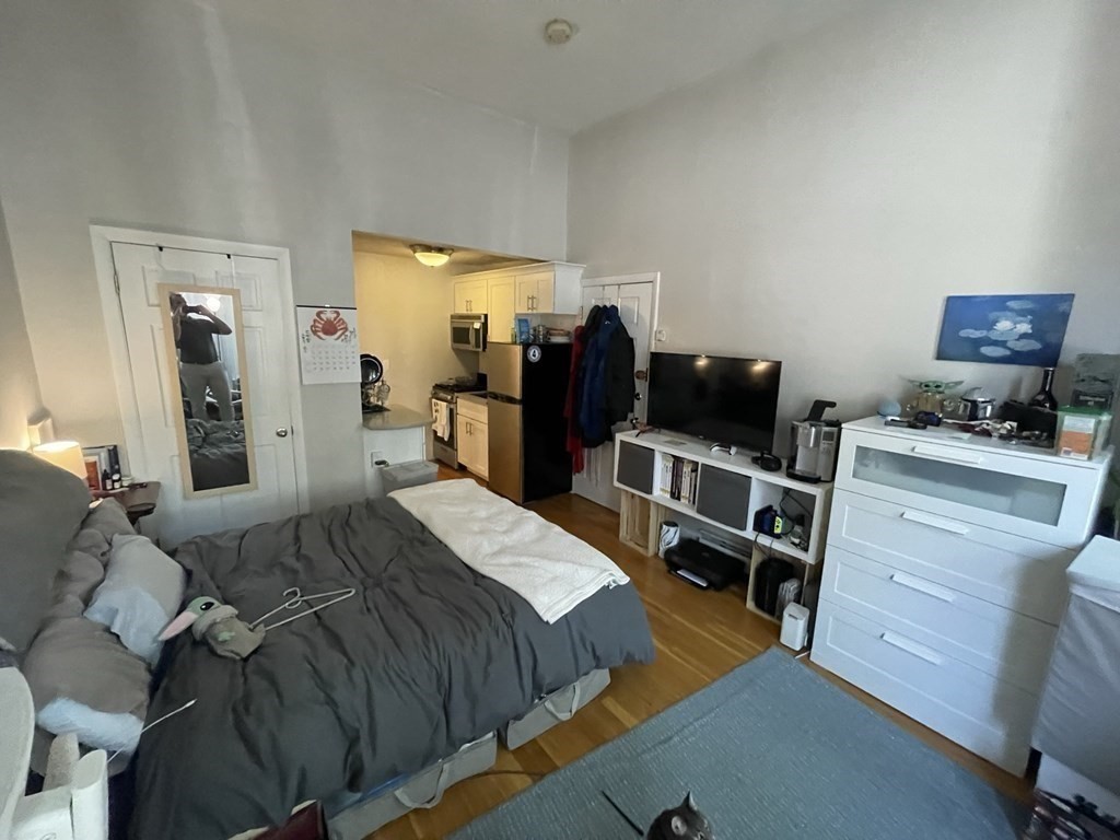 544 Columbus Ave. # 2