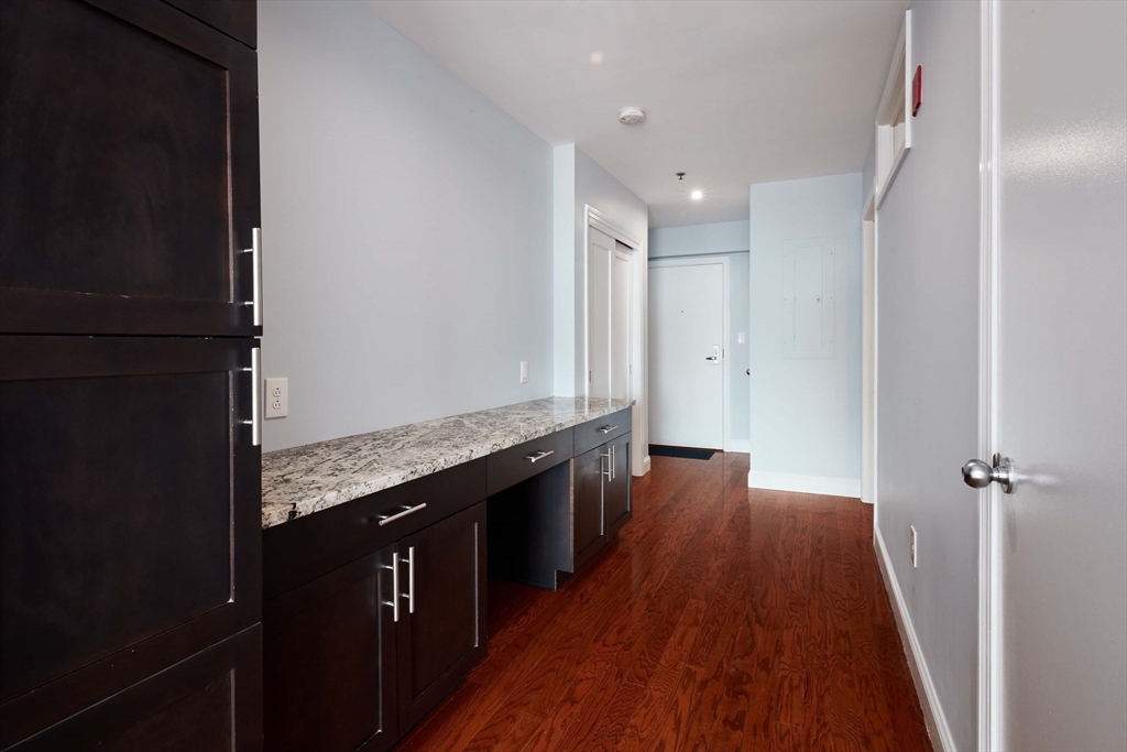 234 Causeway St # 819