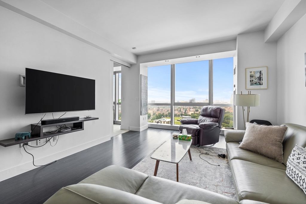 110 Stuart Street # 26F