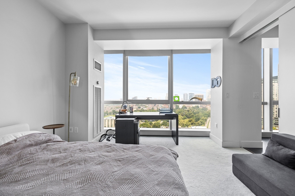 110 Stuart Street # 26F