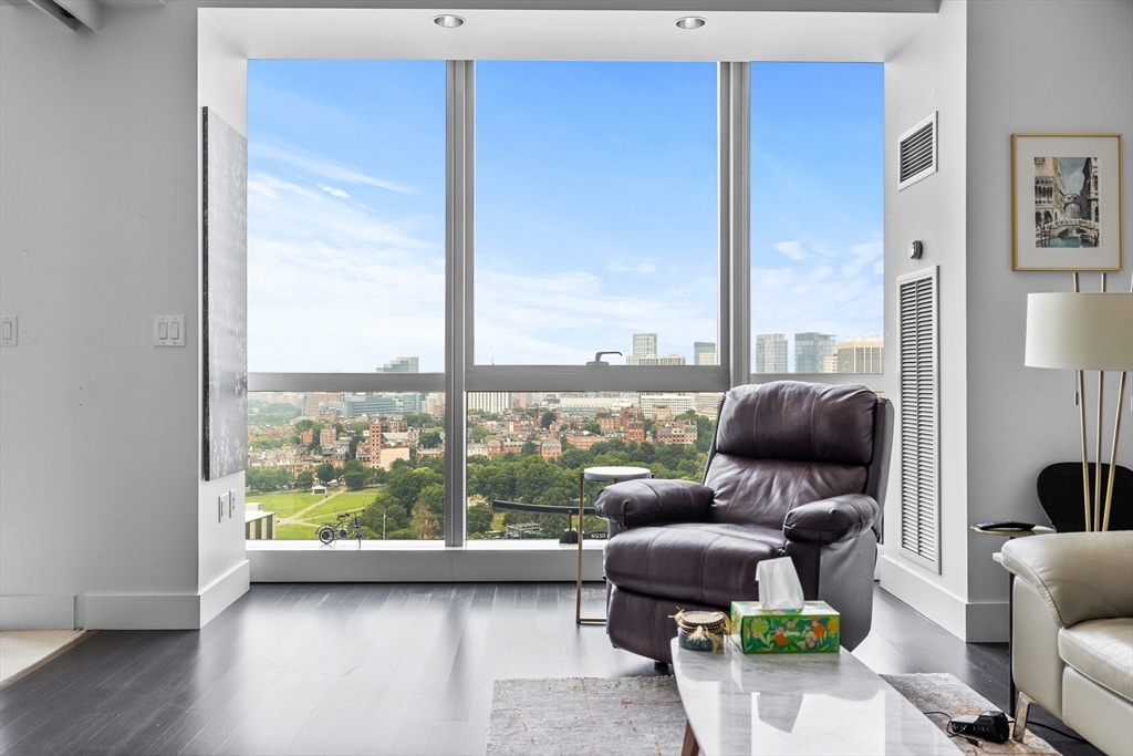 110 Stuart Street # 26F