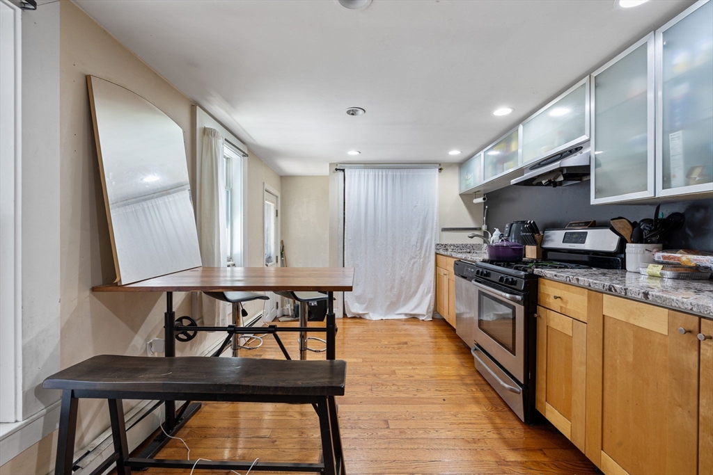 82 Bremen St
