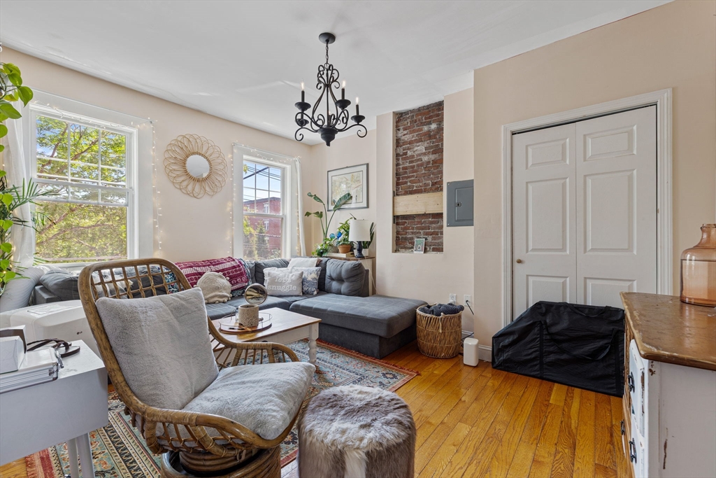 82 Bremen St