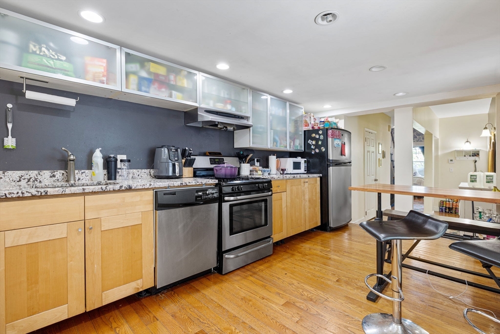 82 Bremen St