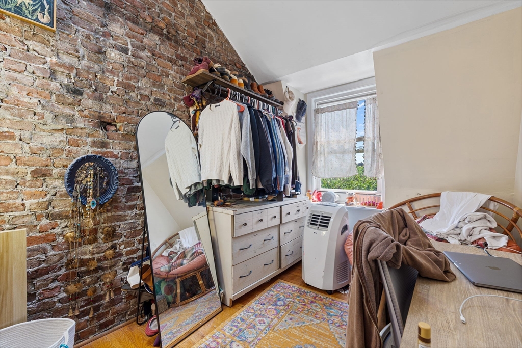 82 Bremen St