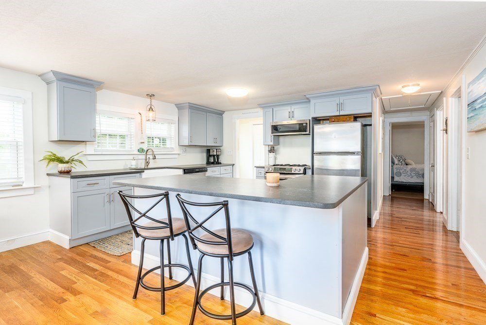 10 Standish Way
