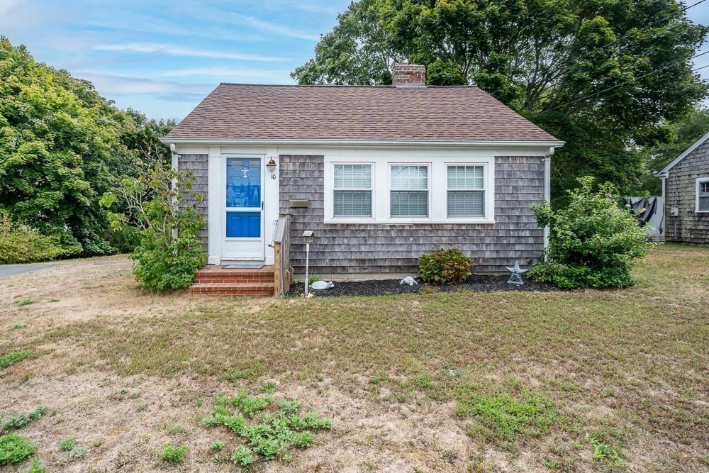 10 Standish Way