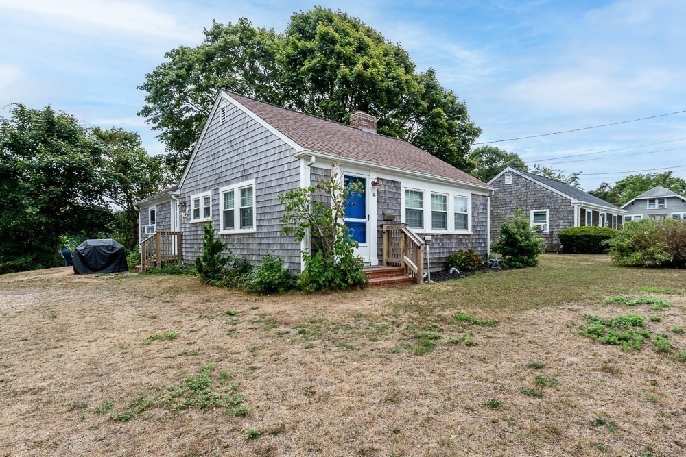10 Standish Way