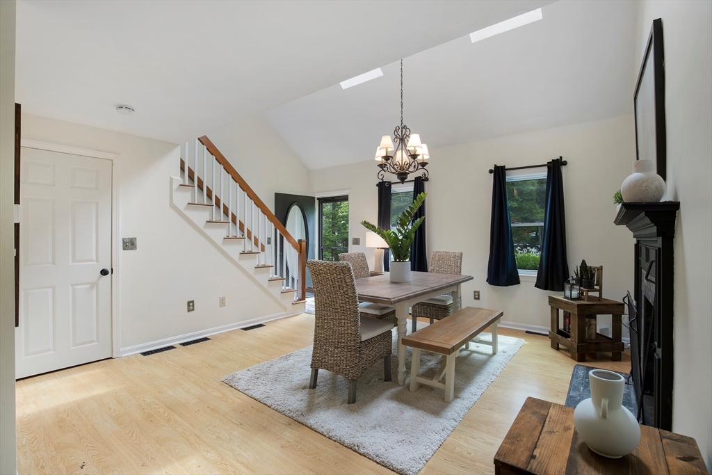 50 Currycomb Cir