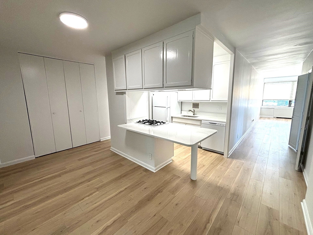 65 East India Row # 35G