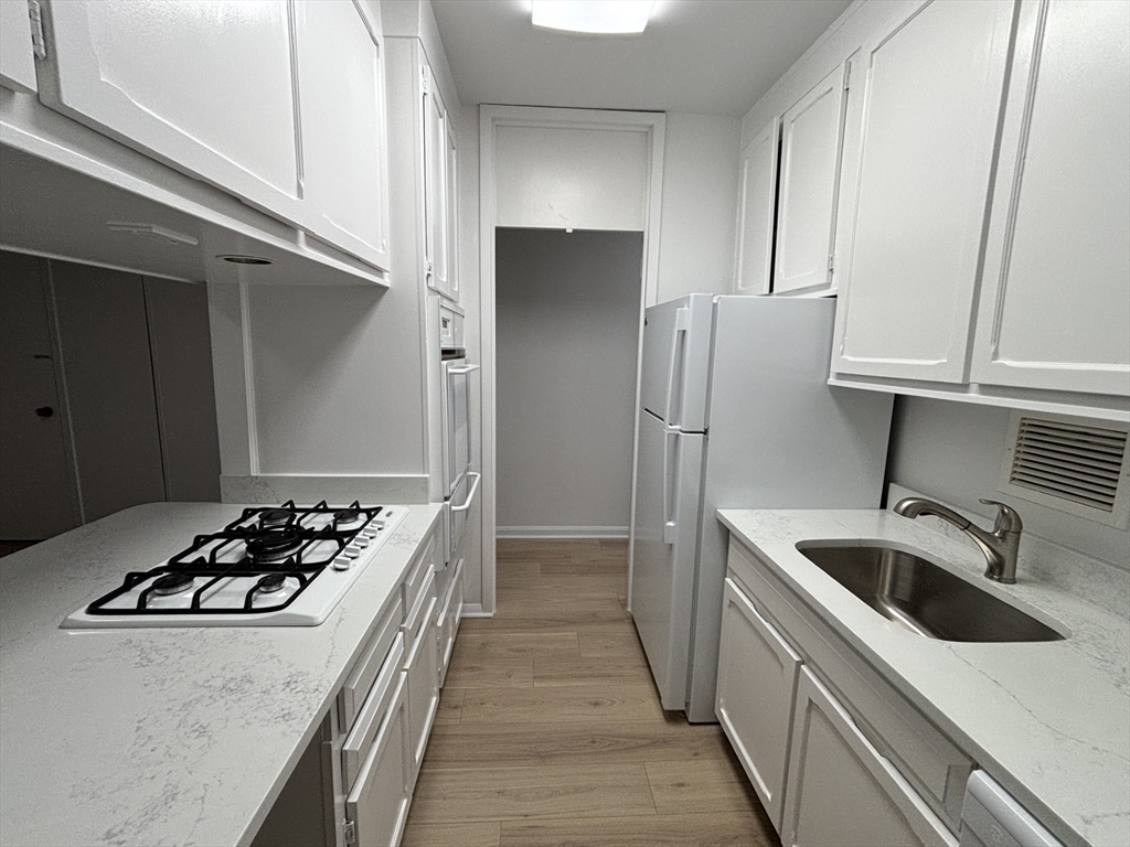 65 East India Row # 35G