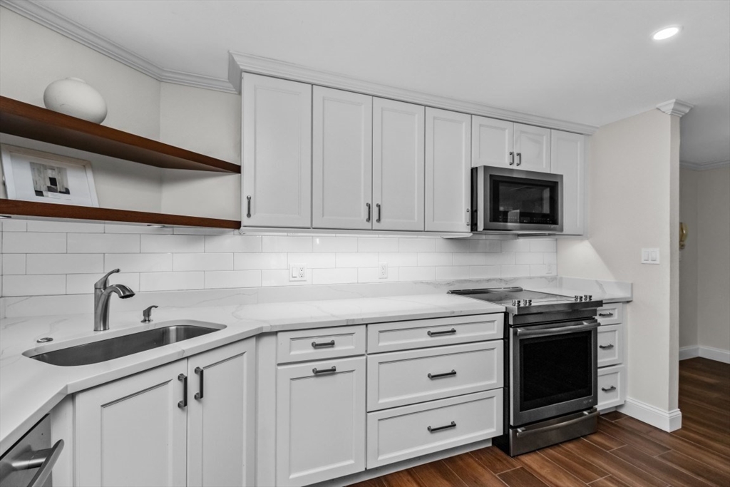 40 Greenleaf St # 102