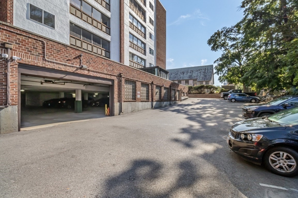 40 Greenleaf St # 102