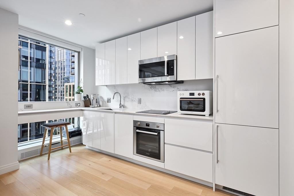 133 Seaport Blvd # 1621