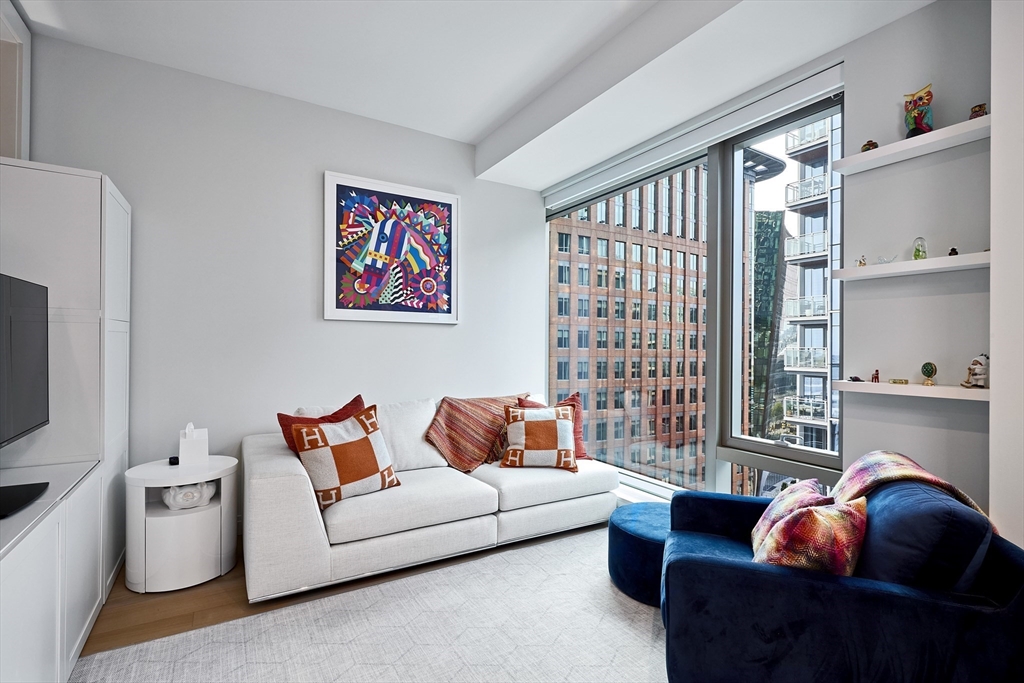 133 Seaport Blvd # 1621