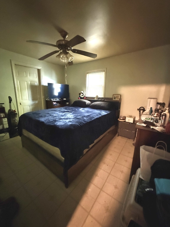 76 Lens St