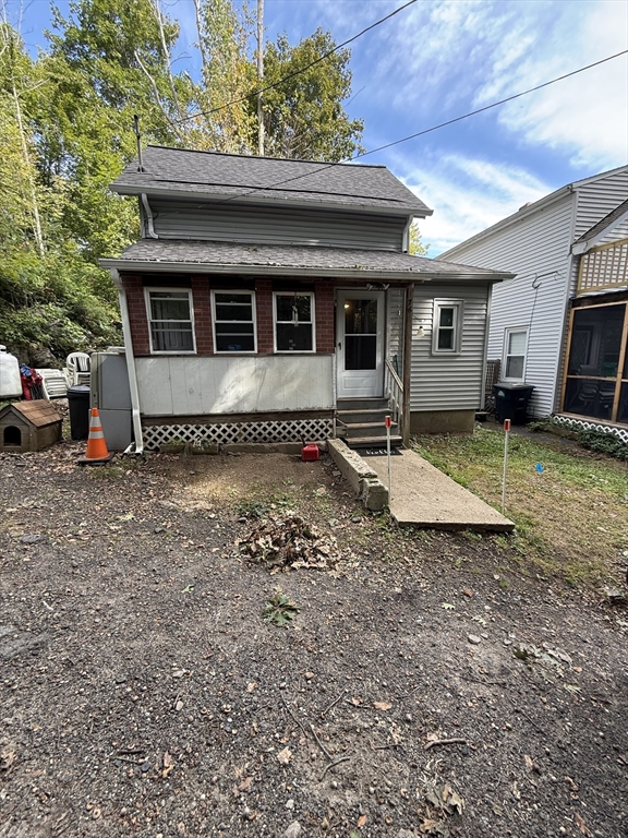 76 Lens St