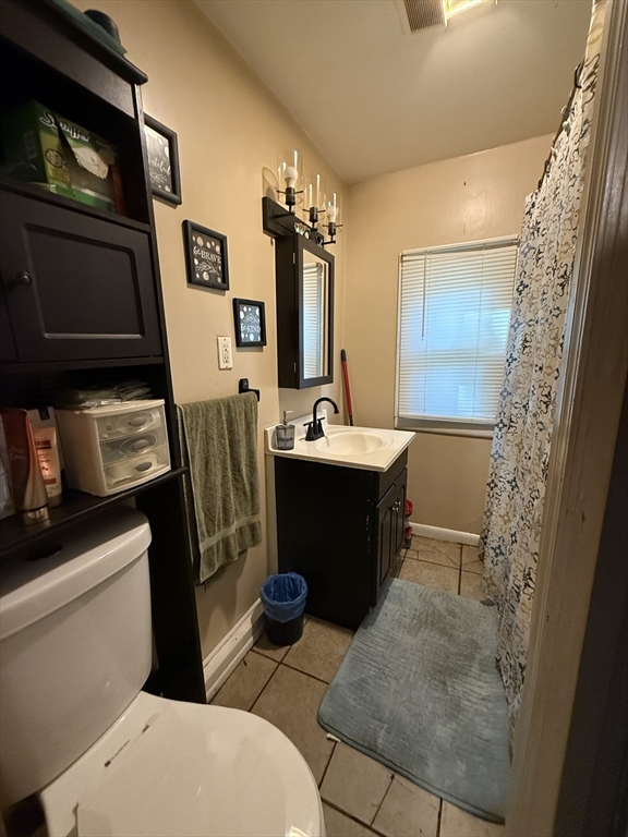 76 Lens St
