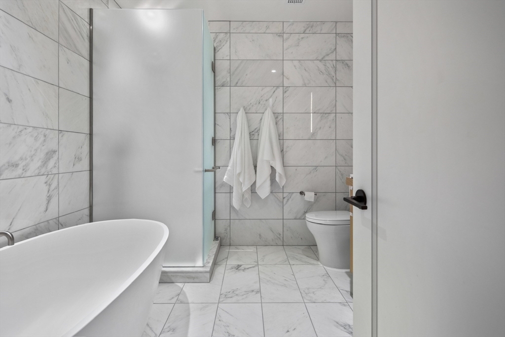 430 Stuart Street Unit: U25D