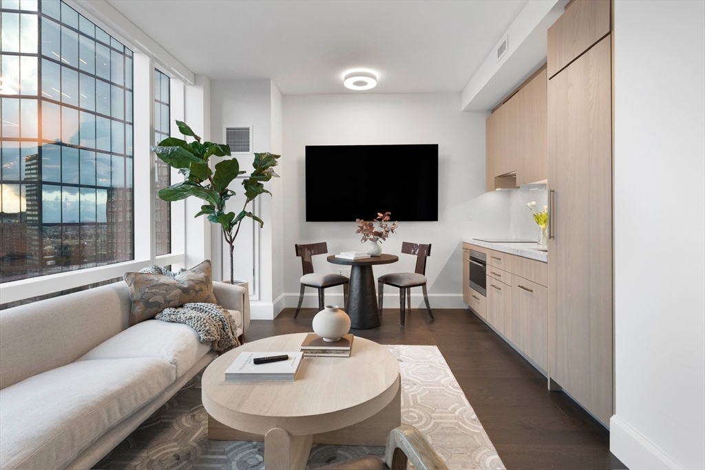 430 Stuart Street Unit: U25D