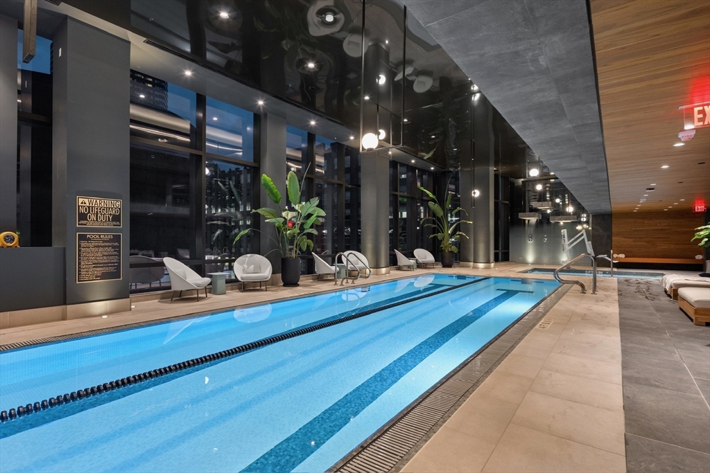 430 Stuart Street Unit: U25D