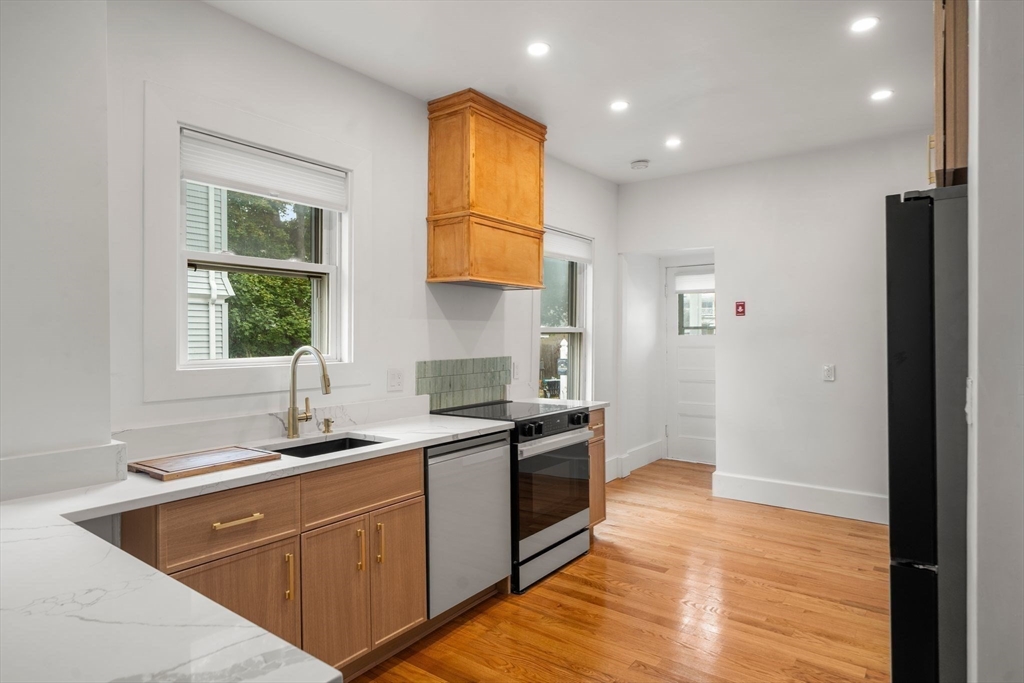 55 Johnson Ave # 1