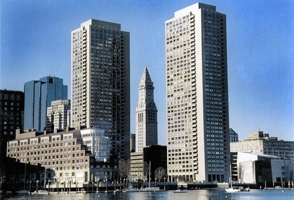 65 East India Row # 10G