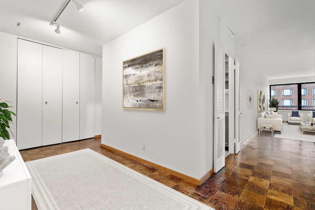 65 East India Row # 10G