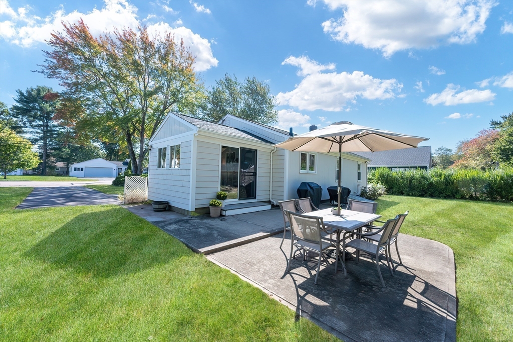 16 Raymond Hall Dr