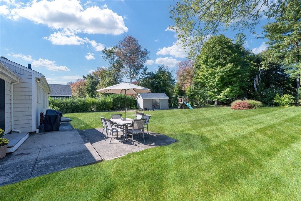16 Raymond Hall Dr