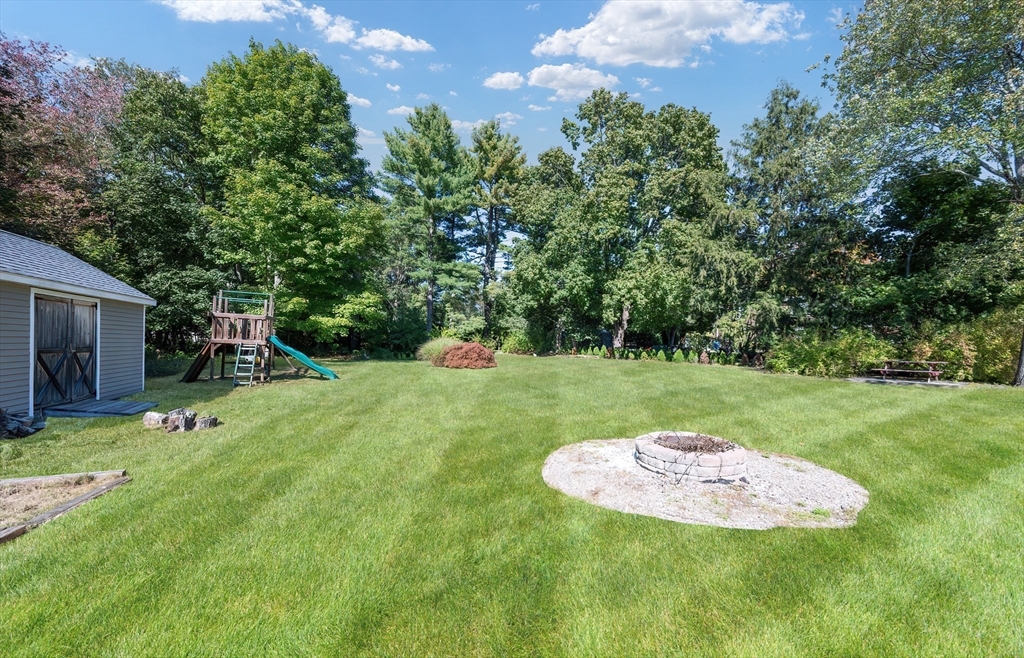 16 Raymond Hall Dr