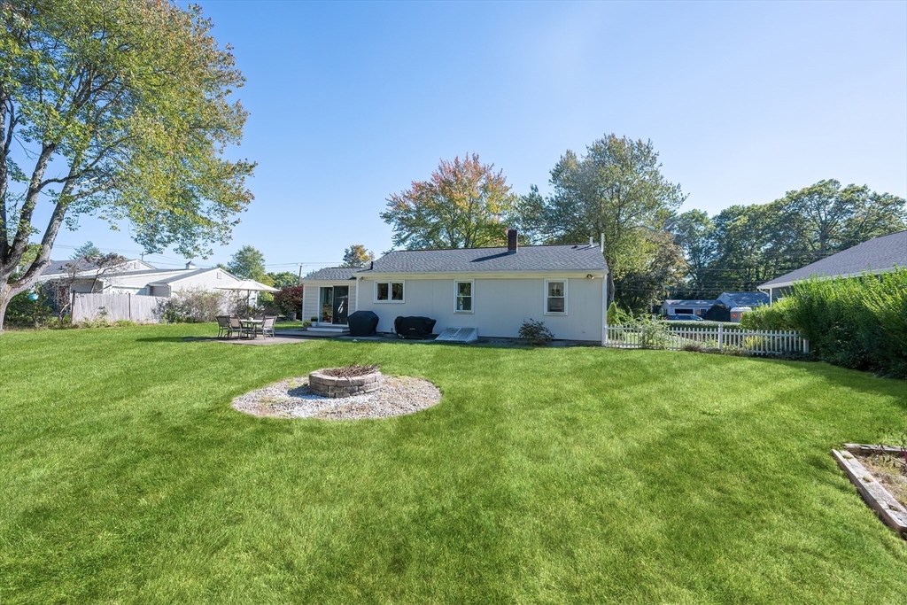 16 Raymond Hall Dr