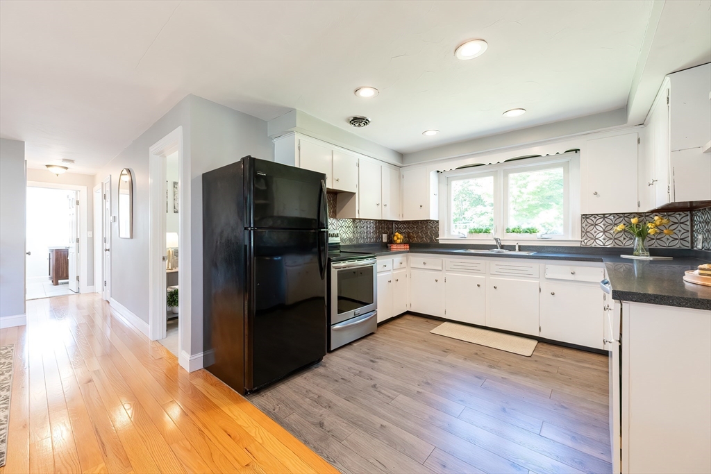 16 Raymond Hall Dr