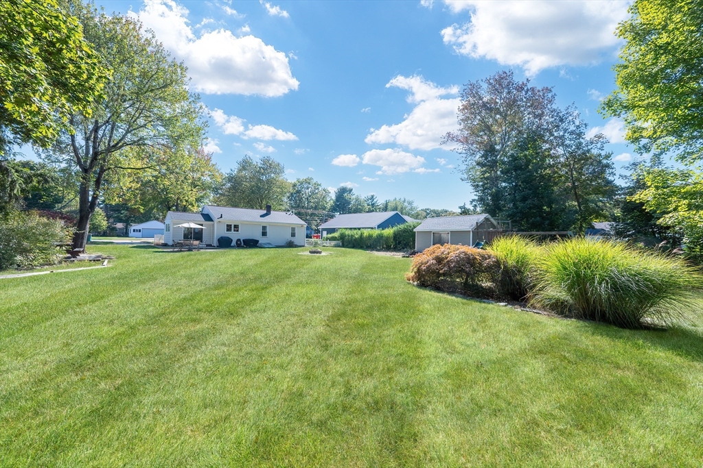 16 Raymond Hall Dr
