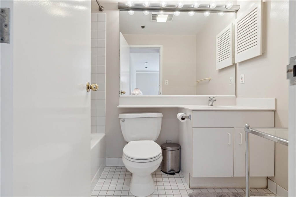 950 Massachusetts Ave # 417 Unit: #417