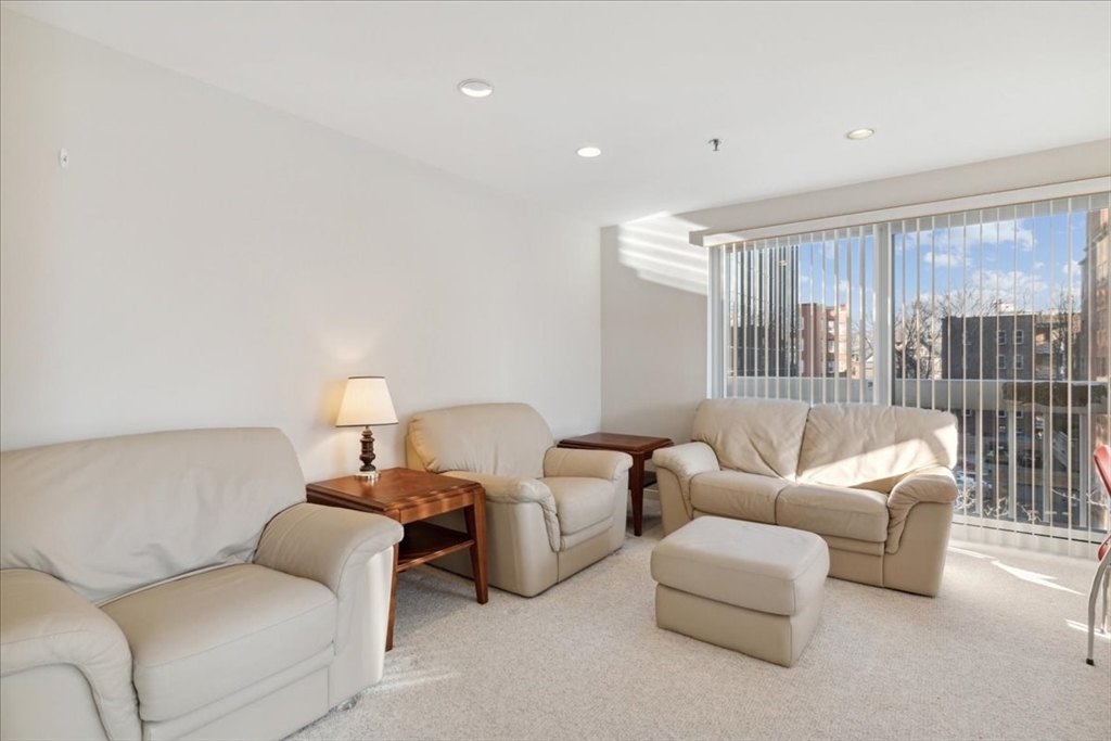 950 Massachusetts Ave # 417 Unit: #417